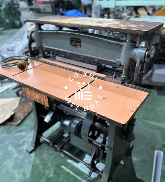 Máy đục lỗ lịch